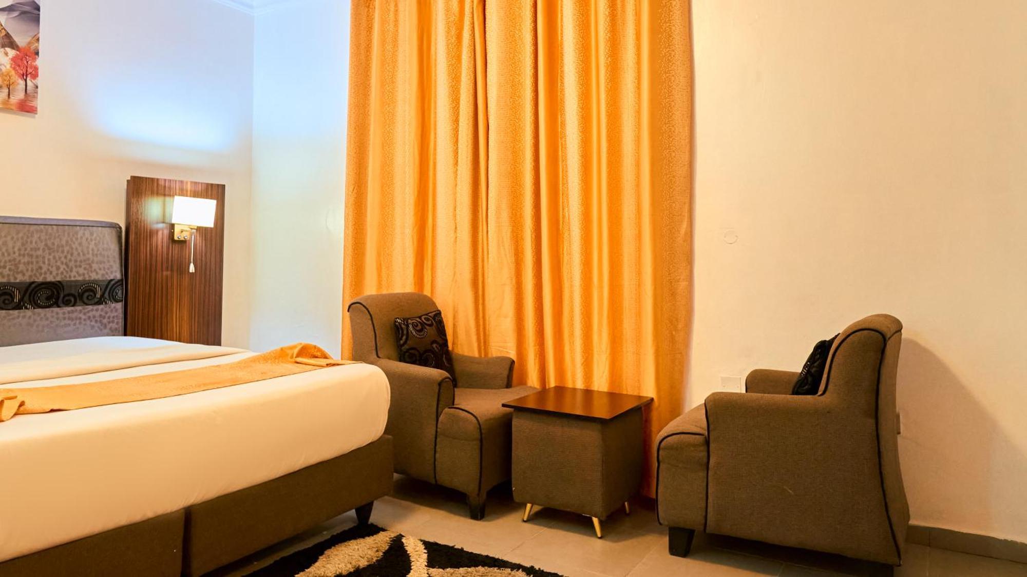 Crownedge Hotels Ikeja Exterior foto
