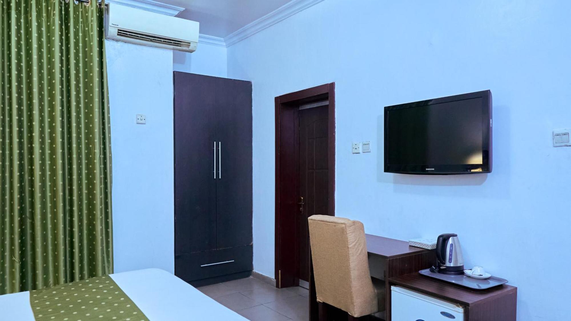 Crownedge Hotels Ikeja Exterior foto